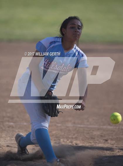 Thumbnail 1 in Hillsdale vs. Saratoga (CIF CCS Division 2 Semifinal) photogallery.