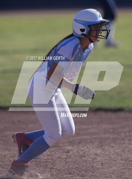 Thumbnail 1 in Hillsdale vs. Saratoga (CIF CCS Division 2 Semifinal) photogallery.