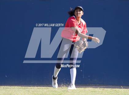 Thumbnail 3 in Hillsdale vs. Saratoga (CIF CCS Division 2 Semifinal) photogallery.