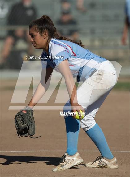 Thumbnail 1 in Hillsdale vs. Saratoga (CIF CCS Division 2 Semifinal) photogallery.