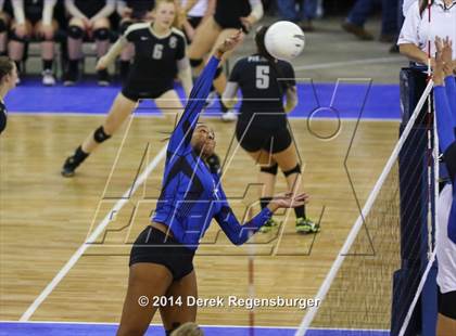 Thumbnail 3 in Grandview vs Highlands Ranch (CHSAA 5A Playoff) photogallery.
