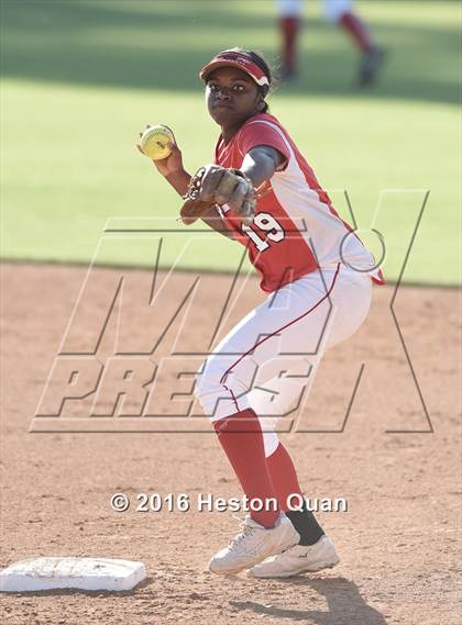 Thumbnail 2 in Redondo Union vs. Grand Terrace (CIF-SS D3 Final) photogallery.