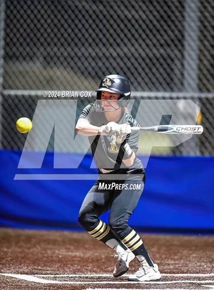 Thumbnail 2 in Bentonville vs Melbourne (Ozark Classic) photogallery.