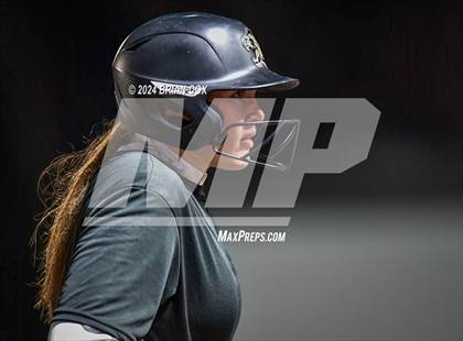 Thumbnail 1 in Bentonville vs Melbourne (Ozark Classic) photogallery.