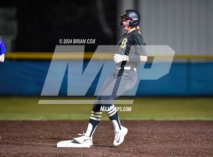 Thumbnail 1 in Bentonville vs Melbourne (Ozark Classic) photogallery.