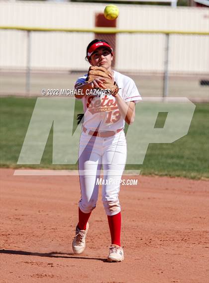 Thumbnail 2 in Seton Catholic vs. Sunnyside (Dobson/Westwood Invitational) photogallery.