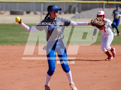 Thumbnail 2 in Seton Catholic vs. Sunnyside (Dobson/Westwood Invitational) photogallery.