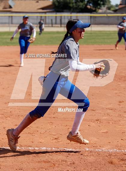 Thumbnail 3 in Seton Catholic vs. Sunnyside (Dobson/Westwood Invitational) photogallery.