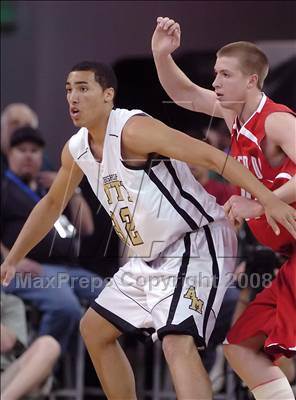 Thumbnail 2 in Mater Dei vs. Archbishop Mitty (CIF State D2 Final) photogallery.
