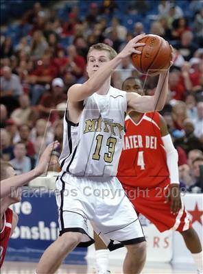 Thumbnail 2 in Mater Dei vs. Archbishop Mitty (CIF State D2 Final) photogallery.