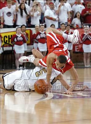 Thumbnail 2 in Mater Dei vs. Archbishop Mitty (CIF State D2 Final) photogallery.