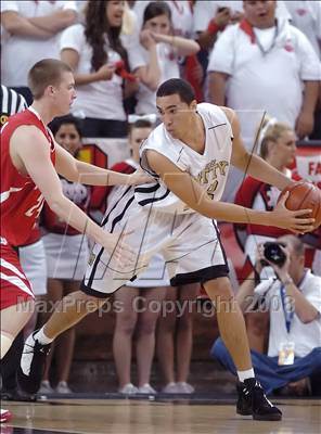 Thumbnail 1 in Mater Dei vs. Archbishop Mitty (CIF State D2 Final) photogallery.