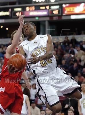 Thumbnail 1 in Mater Dei vs. Archbishop Mitty (CIF State D2 Final) photogallery.