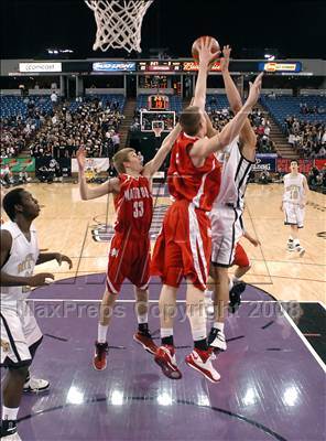 Thumbnail 1 in Mater Dei vs. Archbishop Mitty (CIF State D2 Final) photogallery.
