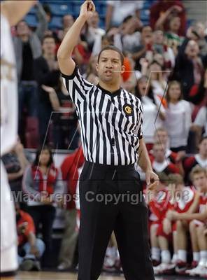 Thumbnail 2 in Mater Dei vs. Archbishop Mitty (CIF State D2 Final) photogallery.