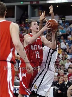 Thumbnail 3 in Mater Dei vs. Archbishop Mitty (CIF State D2 Final) photogallery.