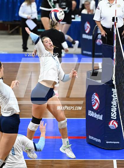 Thumbnail 3 in Valor Christian vs. Mountain Vista (CHSAA 5A 3rd Round) photogallery.