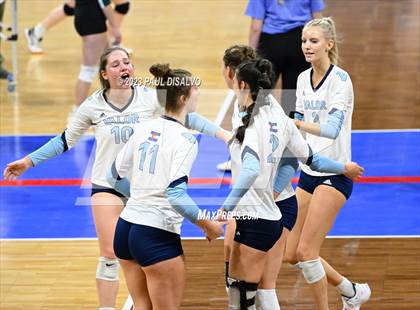 Thumbnail 2 in Valor Christian vs. Mountain Vista (CHSAA 5A 3rd Round) photogallery.