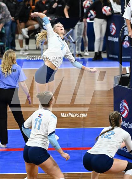 Thumbnail 1 in Valor Christian vs. Mountain Vista (CHSAA 5A 3rd Round) photogallery.