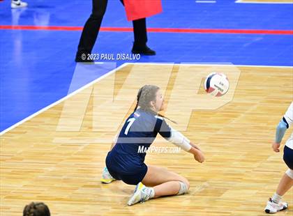 Thumbnail 2 in Valor Christian vs. Mountain Vista (CHSAA 5A 3rd Round) photogallery.