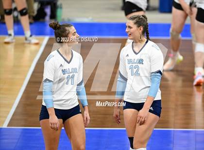 Thumbnail 1 in Valor Christian vs. Mountain Vista (CHSAA 5A 3rd Round) photogallery.