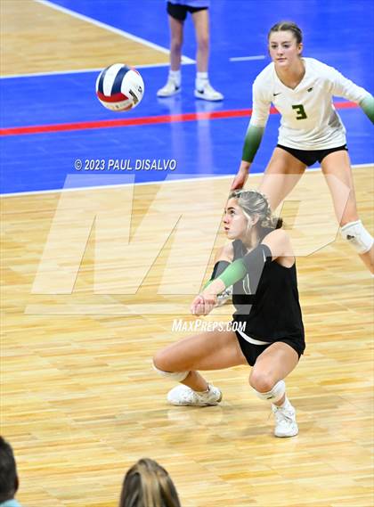 Thumbnail 3 in Valor Christian vs. Mountain Vista (CHSAA 5A 3rd Round) photogallery.