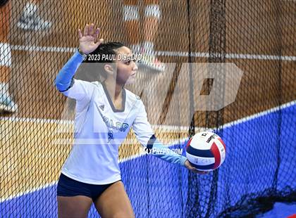 Thumbnail 1 in Valor Christian vs. Mountain Vista (CHSAA 5A 3rd Round) photogallery.