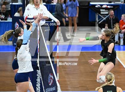Thumbnail 1 in Valor Christian vs. Mountain Vista (CHSAA 5A 3rd Round) photogallery.