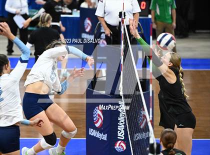 Thumbnail 2 in Valor Christian vs. Mountain Vista (CHSAA 5A 3rd Round) photogallery.