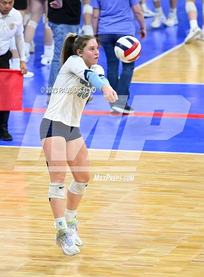 Thumbnail 2 in Valor Christian vs. Mountain Vista (CHSAA 5A 3rd Round) photogallery.