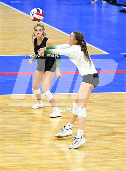 Thumbnail 1 in Valor Christian vs. Mountain Vista (CHSAA 5A 3rd Round) photogallery.