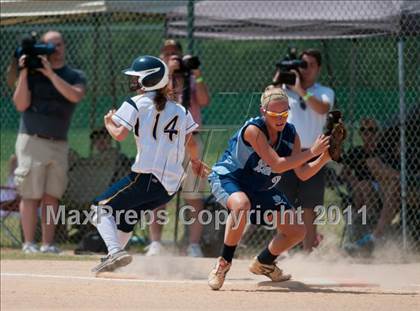 Thumbnail 3 in D.H. Conley vs. Southern Vance (NCHSAA 3A Final) photogallery.