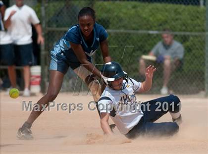 Thumbnail 2 in D.H. Conley vs. Southern Vance (NCHSAA 3A Final) photogallery.
