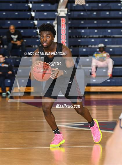 Thumbnail 2 in Toms River North vs Rutgers Prep (Shore Classic Showcase) photogallery.