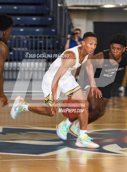 Thumbnail 1 in Toms River North vs Rutgers Prep (Shore Classic Showcase) photogallery.