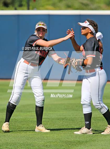 Thumbnail 1 in Tunkhannock vs. Beaver (PIAA 4A Championship) photogallery.