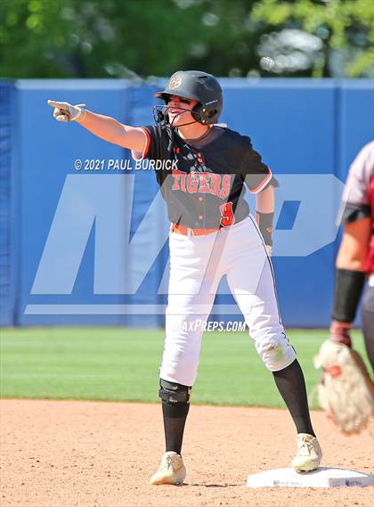 Thumbnail 1 in Tunkhannock vs. Beaver (PIAA 4A Championship) photogallery.