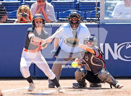 Thumbnail 2 in Tunkhannock vs. Beaver (PIAA 4A Championship) photogallery.