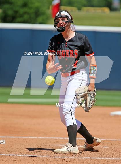 Thumbnail 2 in Tunkhannock vs. Beaver (PIAA 4A Championship) photogallery.