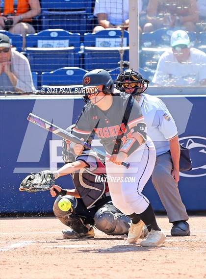 Thumbnail 3 in Tunkhannock vs. Beaver (PIAA 4A Championship) photogallery.