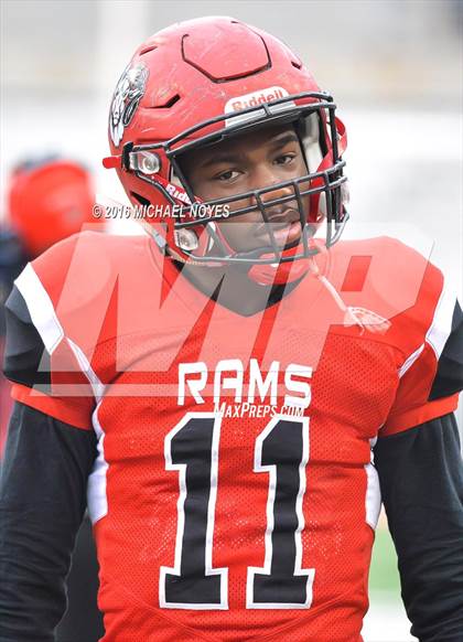 Thumbnail 2 in Archbishop Hoban vs. Trotwood-Madison (OHSAA Division III Final)  photogallery.