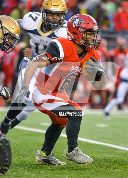 Thumbnail 2 in Archbishop Hoban vs. Trotwood-Madison (OHSAA Division III Final)  photogallery.