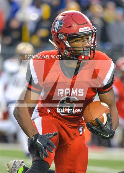 Thumbnail 3 in Archbishop Hoban vs. Trotwood-Madison (OHSAA Division III Final)  photogallery.