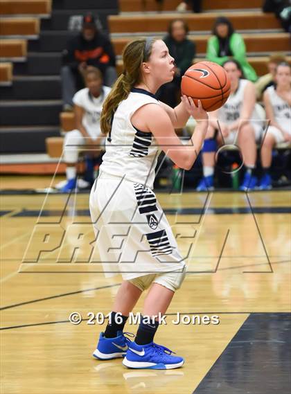 Thumbnail 2 in ThunderRidge vs. Trinity (Nike Tournament of Champions) photogallery.
