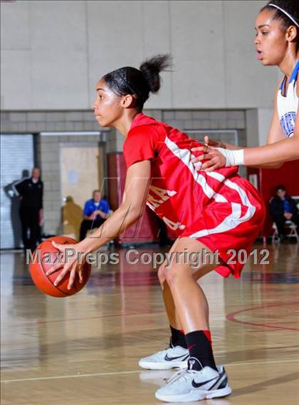 Thumbnail 3 in Serra vs. La Jolla Country Day (CIF D4 SoCal Regional Final) photogallery.