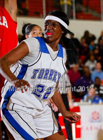 Thumbnail 3 in Serra vs. La Jolla Country Day (CIF D4 SoCal Regional Final) photogallery.