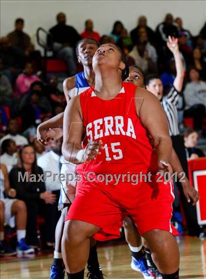 Thumbnail 1 in Serra vs. La Jolla Country Day (CIF D4 SoCal Regional Final) photogallery.