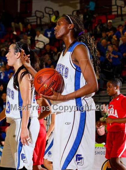 Thumbnail 1 in Serra vs. La Jolla Country Day (CIF D4 SoCal Regional Final) photogallery.