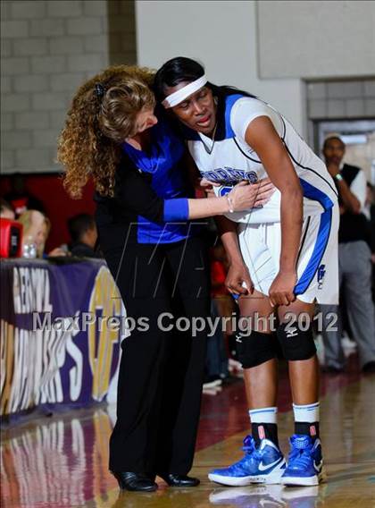 Thumbnail 3 in Serra vs. La Jolla Country Day (CIF D4 SoCal Regional Final) photogallery.