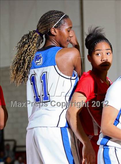 Thumbnail 2 in Serra vs. La Jolla Country Day (CIF D4 SoCal Regional Final) photogallery.